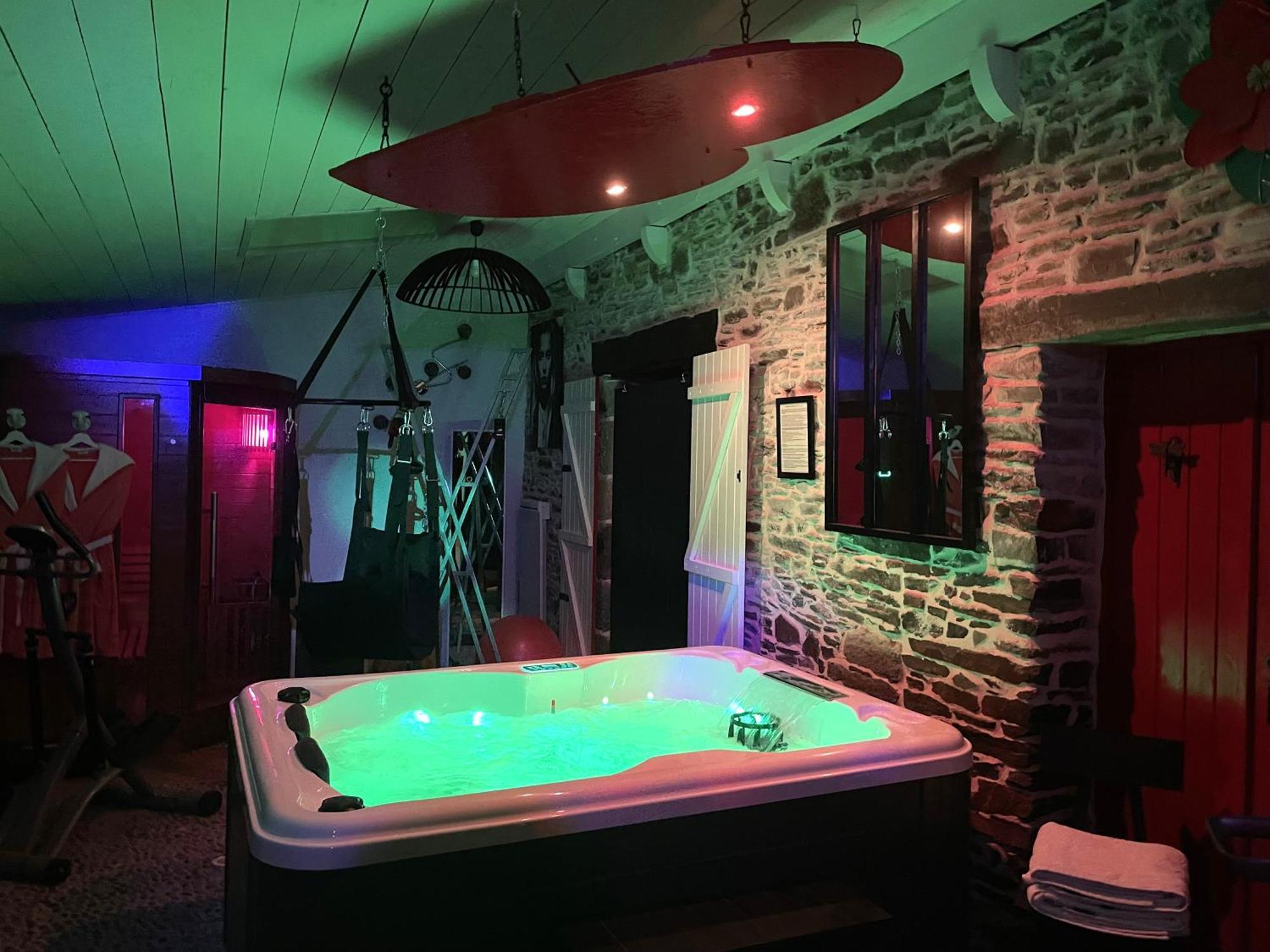 Love Room Donjon Dol In Love Bdsm Dol-de-Bretagne Zewnętrze zdjęcie